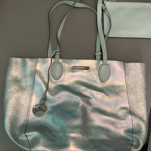 Robins Egg Blue REVERSIBLE Michael Kors Purse - Picture 5 of 8